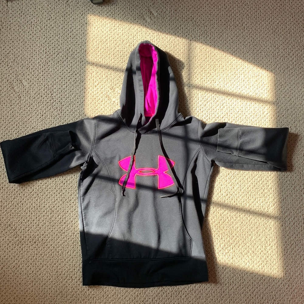 Under Armour women’s sweatshirt. Size petite small.